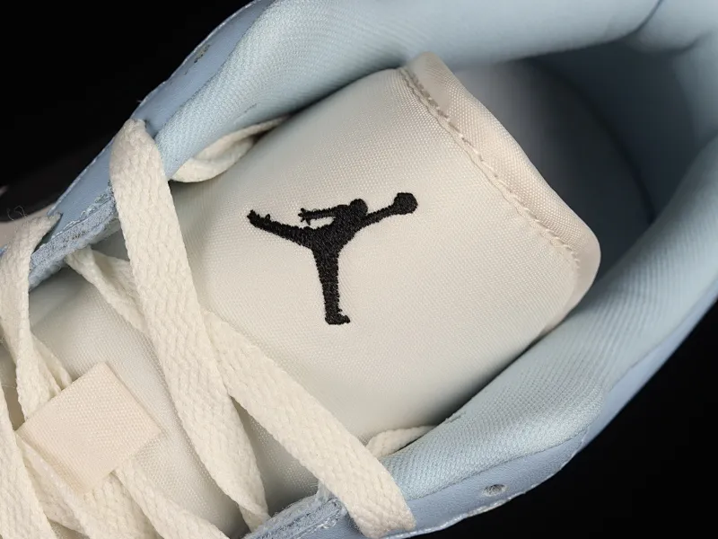 All categories Air Jordan Jordan series basketball shoes Air Jordan 1 Low Air Jordan 1 Low AJ1 Joe 1 Sky Blue Sports Culture Basketball Shoes 554723-401
